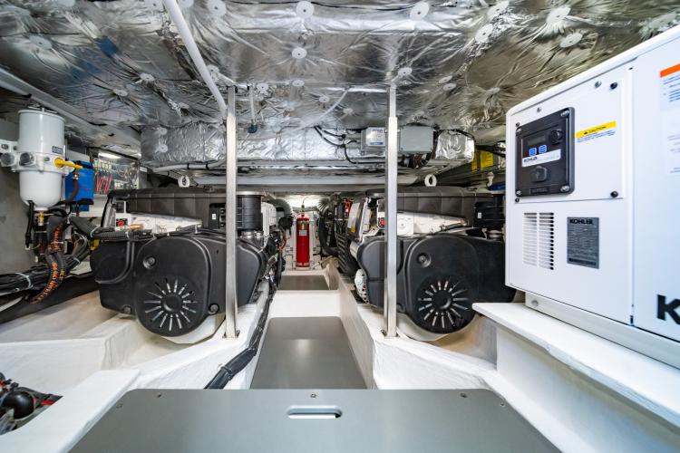 14_engine_room.jpg
